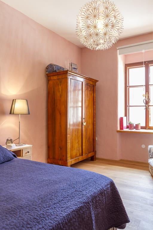 Unser Rosa Haus Fuer Sie Ruszt Szoba fotó